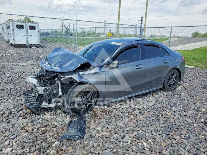 2019 Mercedes Benz A photo