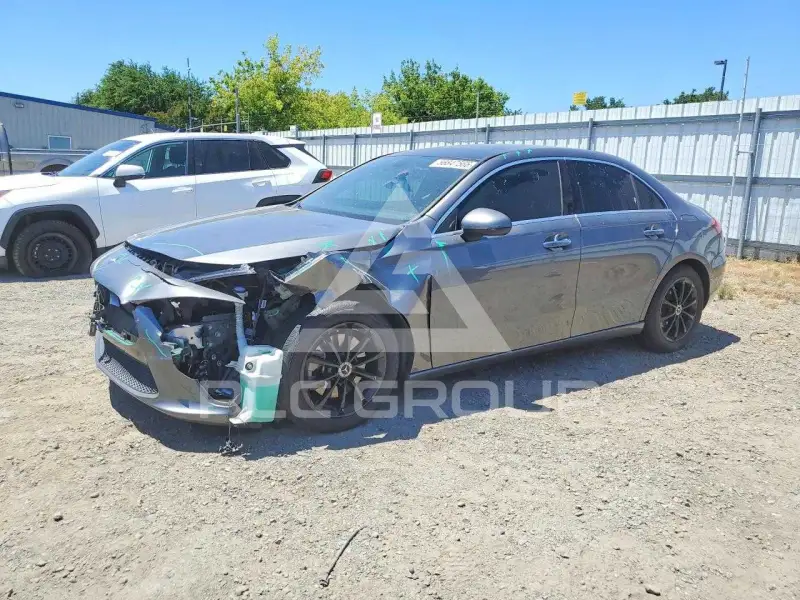 2019 Mercedes Benz A photo