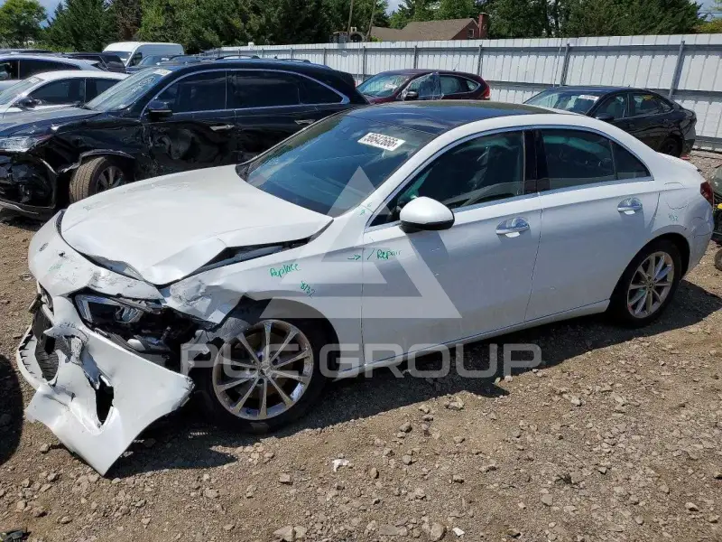 2019 Mercedes Benz A photo