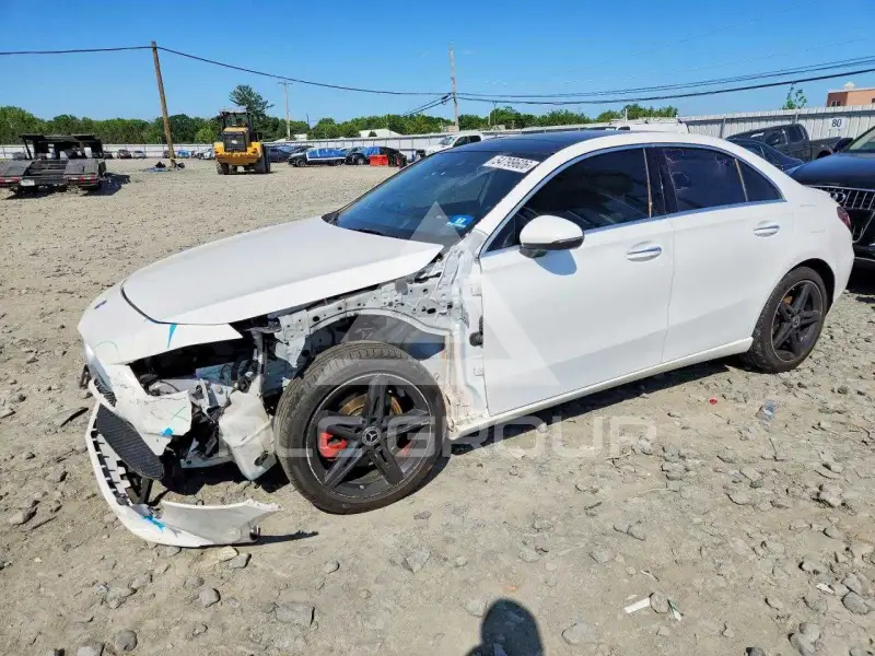 2019 Mercedes Benz A photo