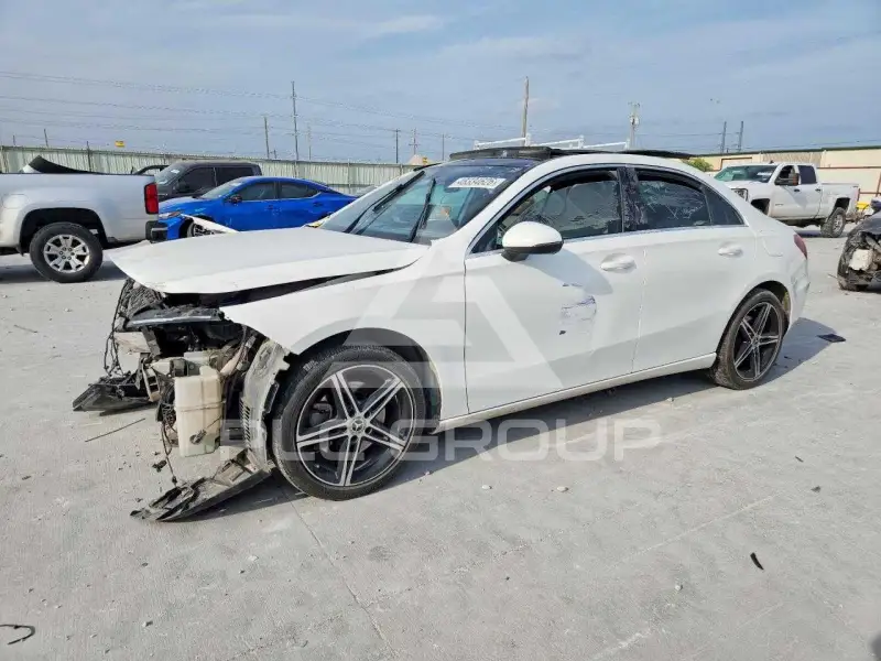 2019 Mercedes Benz A фото
