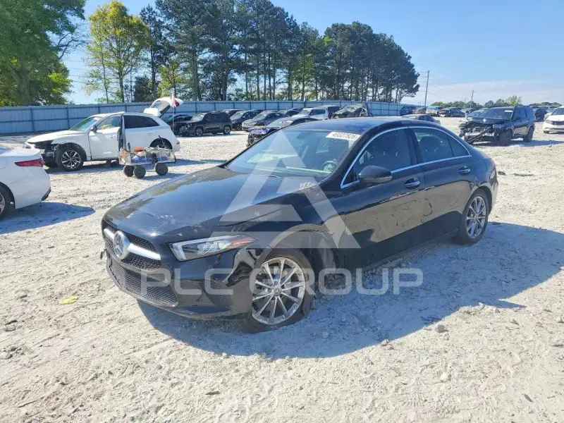 2019 Mercedes Benz A фото