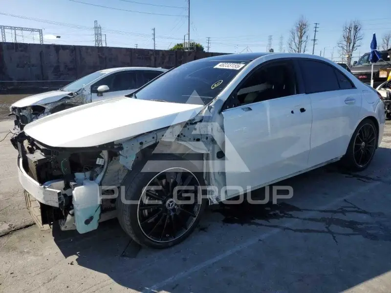 2019 Mercedes Benz A photo
