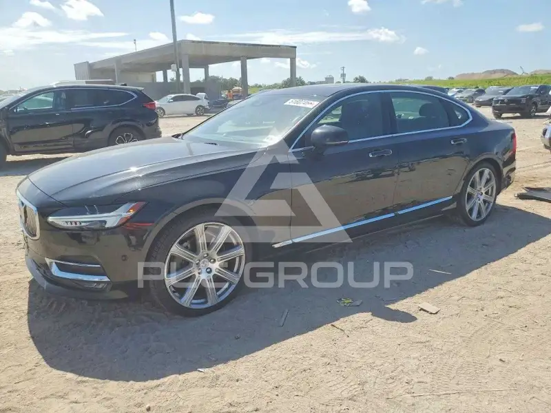 2019 Volvo S90 photo