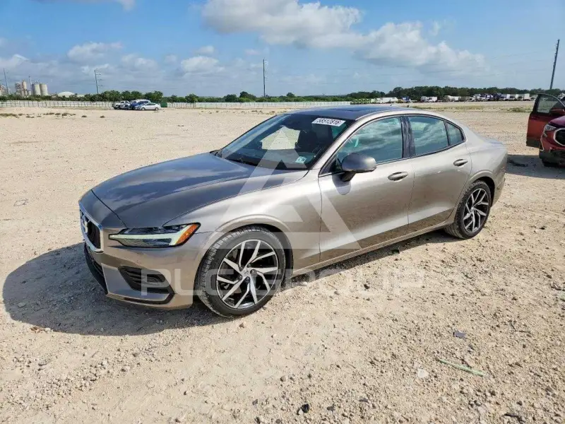 2019 Volvo S60 photo
