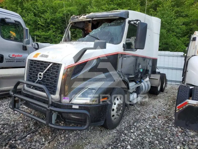 2019 Volvo VNR фото