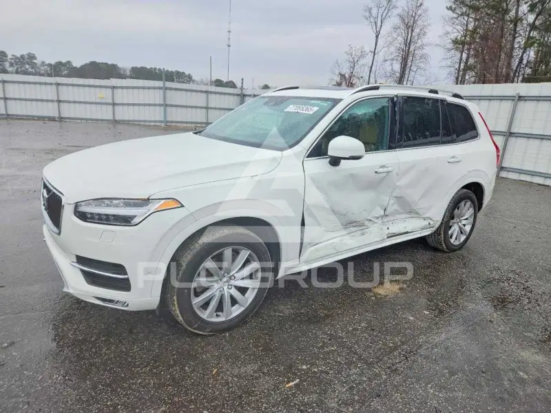 2019 Volvo XC90 photo