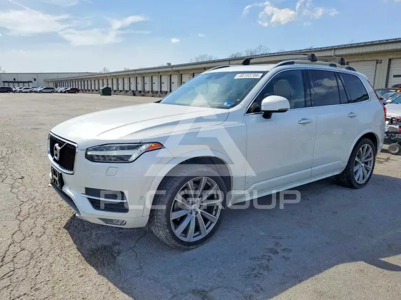 2019 Volvo XC90 photo