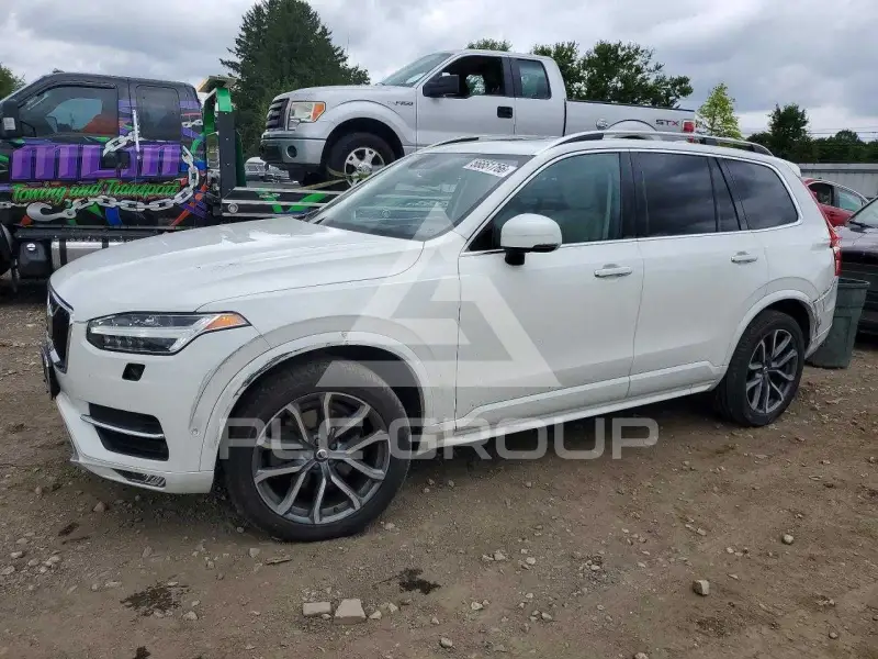 2019 Volvo XC90 photo