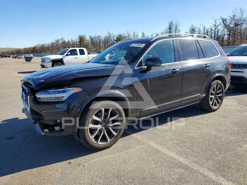2019 Volvo XC90 photo