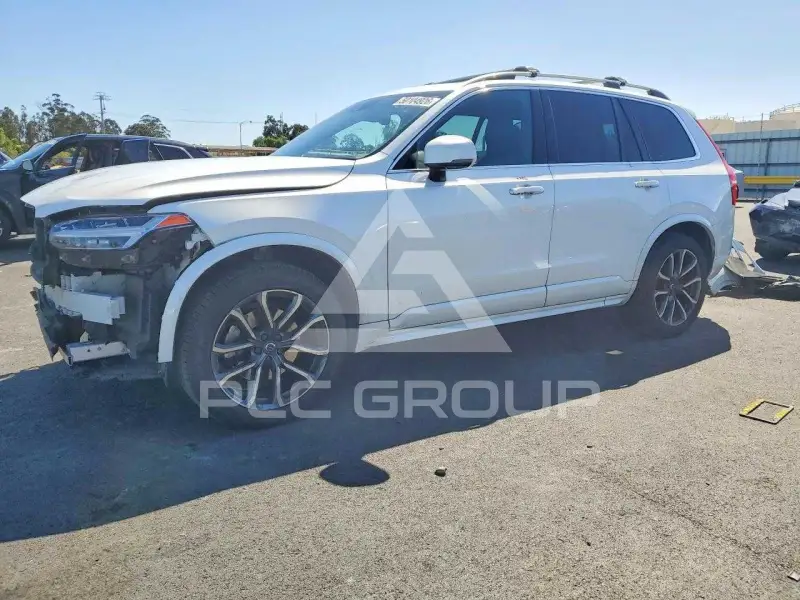 2019 Volvo XC90 photo