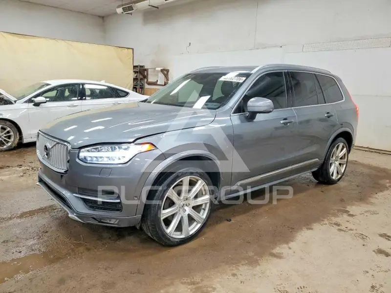 2019 Volvo XC90 photo