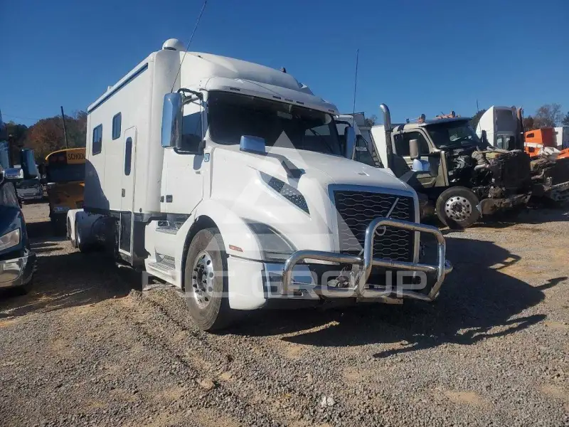 2019 Volvo VNL photo