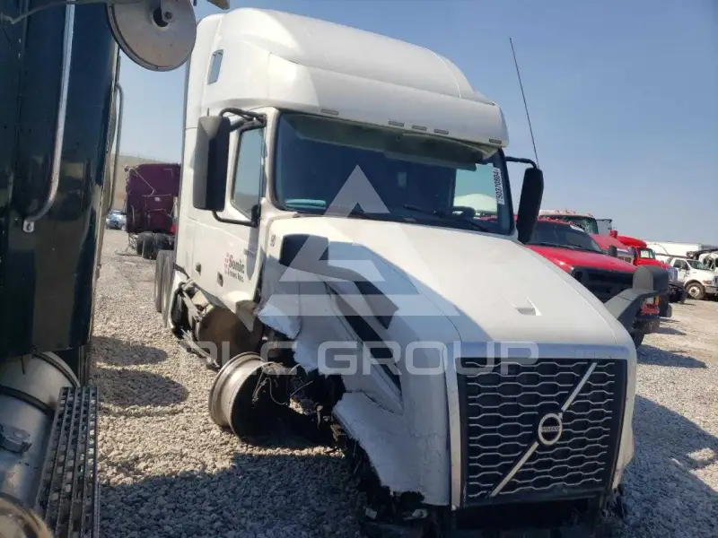2019 Volvo VNL photo