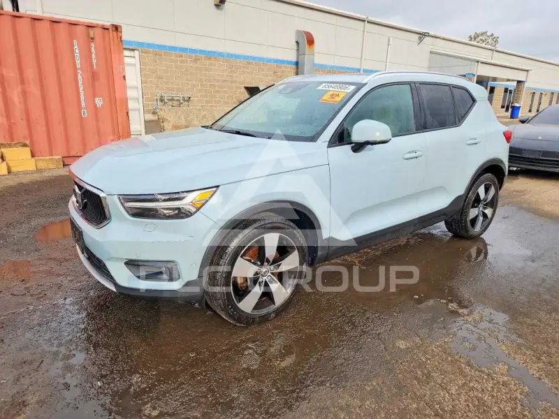 2019 Volvo XC40 фото