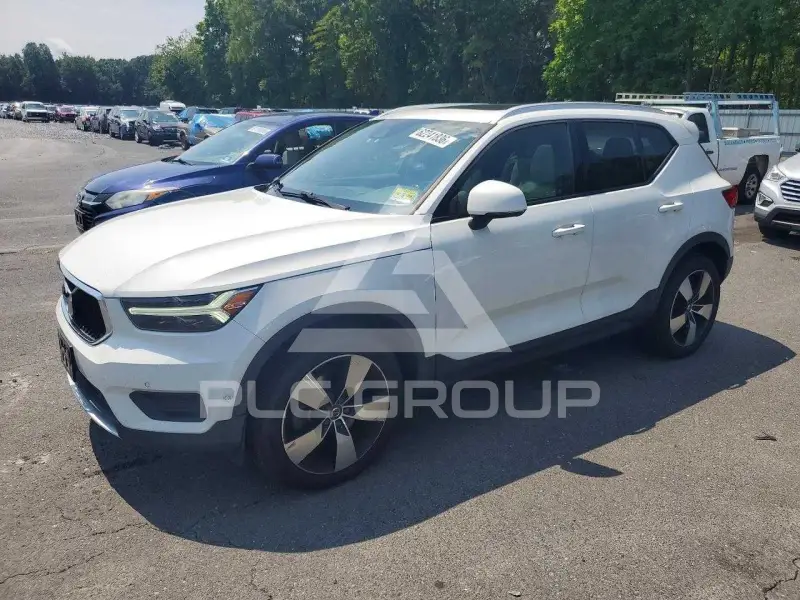 2019 Volvo XC40 фото