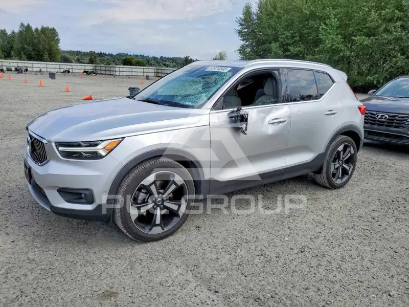 2019 Volvo XC40 фото