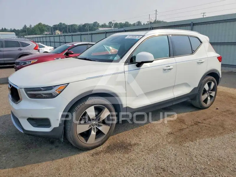 2019 Volvo XC40 photo