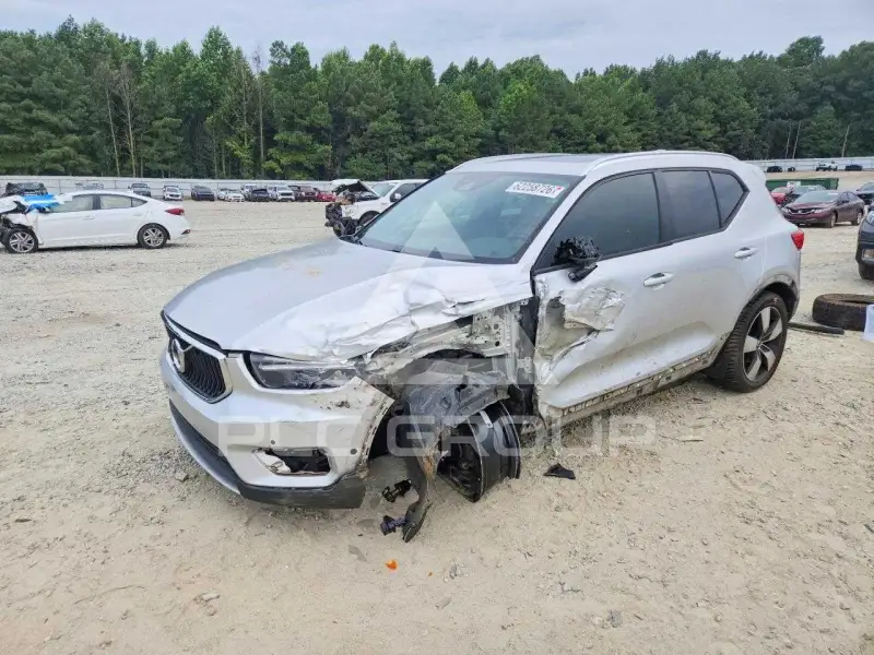 2019 Volvo XC40 фото