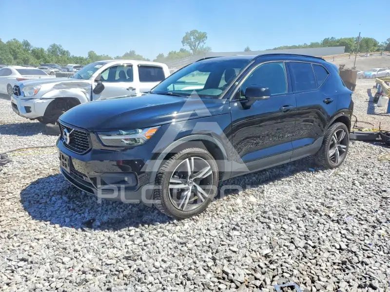 2019 Volvo XC40 photo