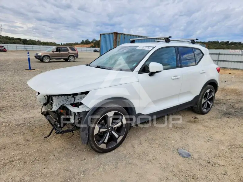 2019 Volvo XC40 фото