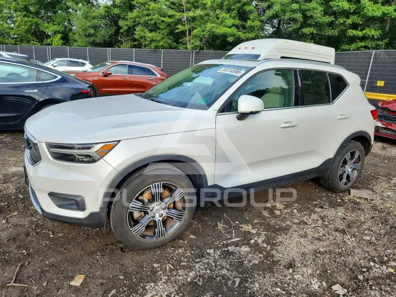 2019 Volvo XC40 фото