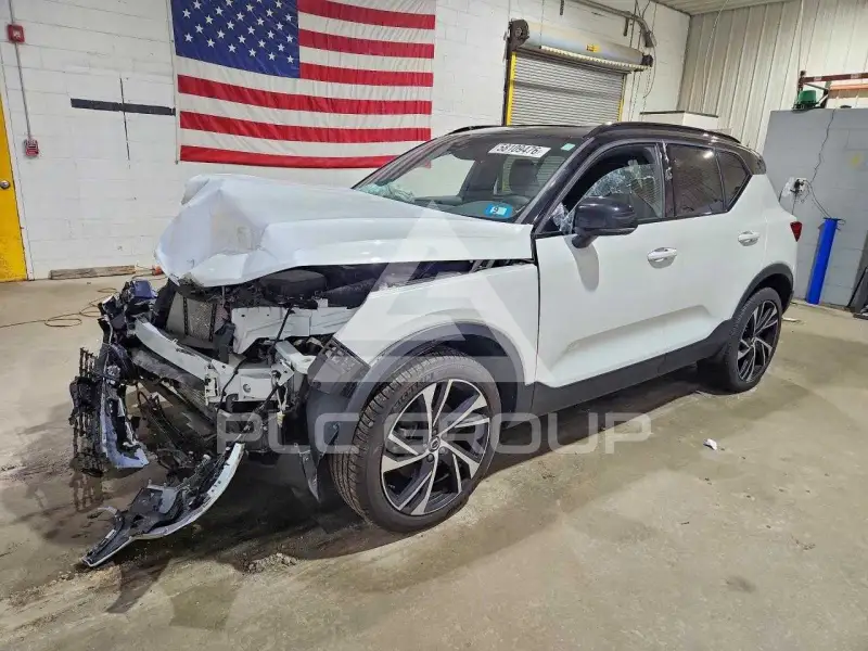 2019 Volvo XC40 фото