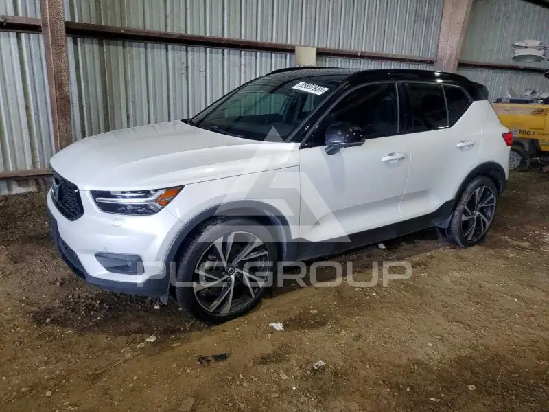 2019 Volvo XC40 фото