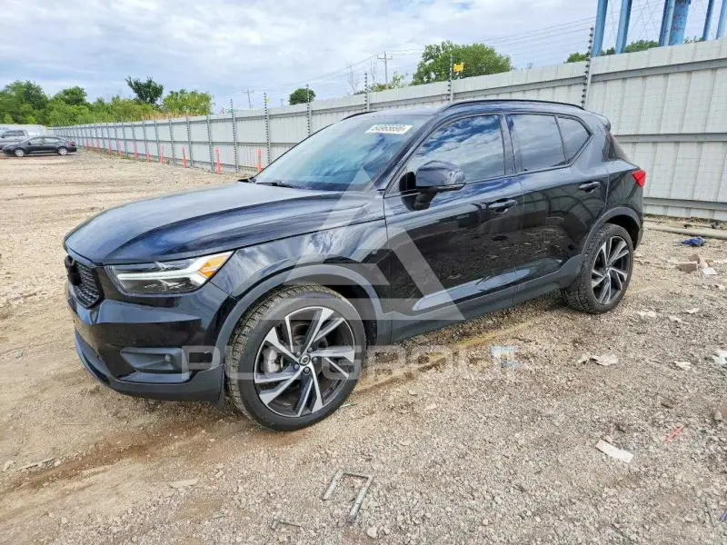 2019 Volvo XC40 фото