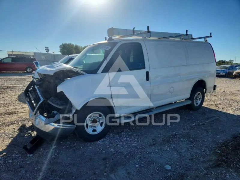 2019 GMC Savana photo