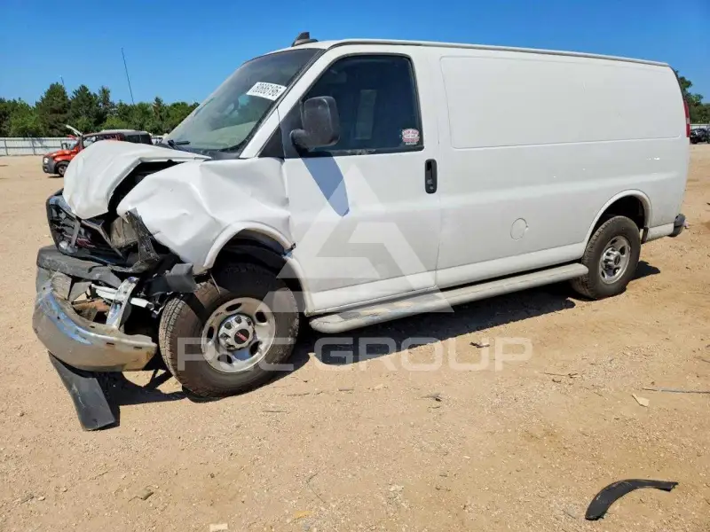 2019 GMC Savana photo