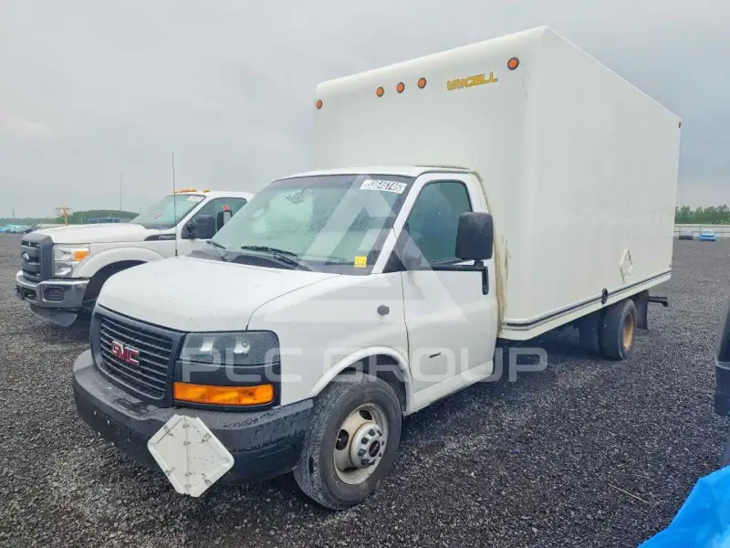 2019 GMC Savana photo