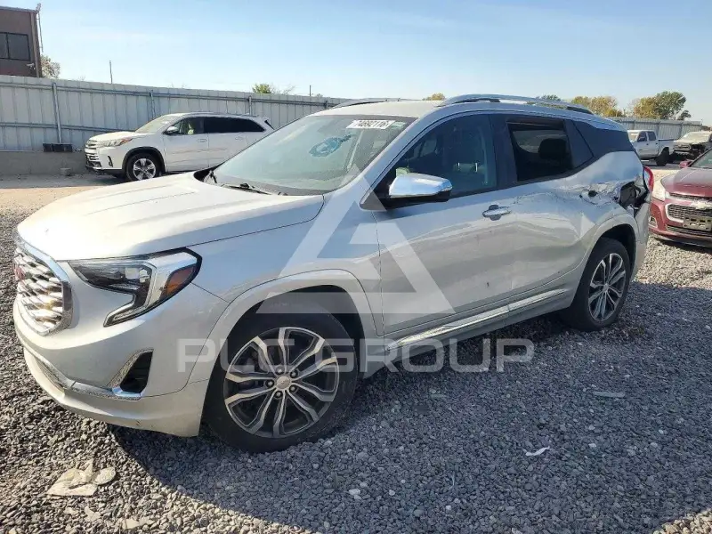 2019 GMC TERRAIN photo