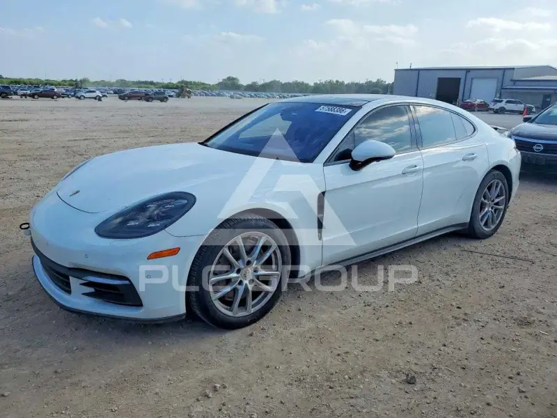 2019 Porsche Panamera photo