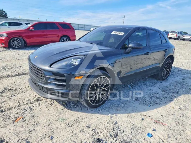 2019 Porsche MACAN photo