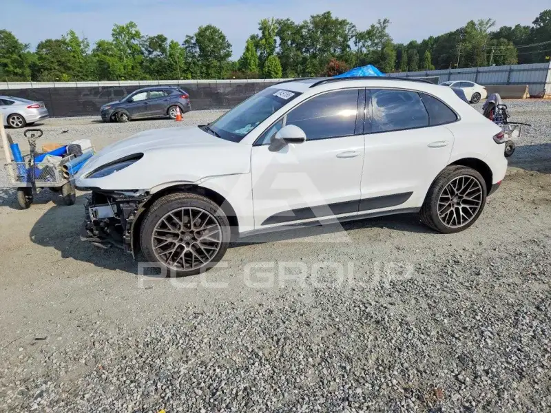 2019 Porsche MACAN photo