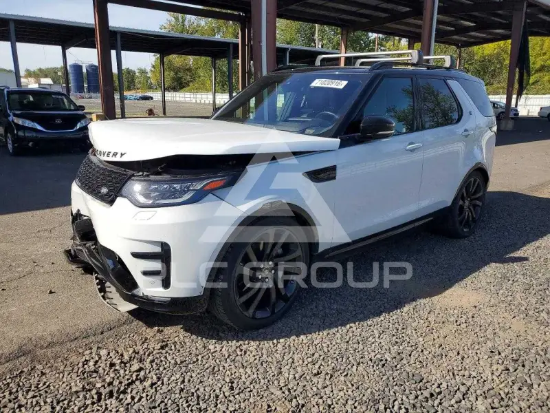 2019 Land Rover Discovery photo