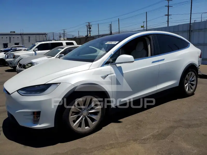2019 Tesla Model X фото