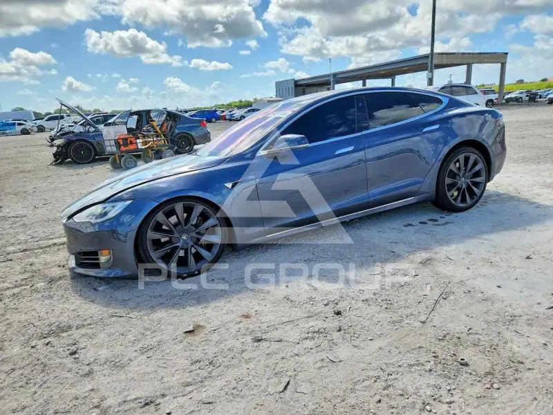 2019 Tesla Model S фото
