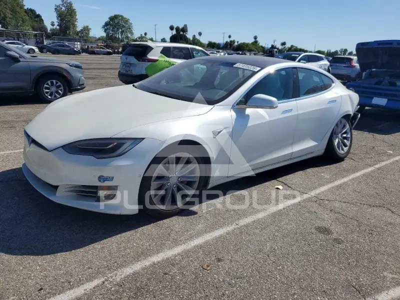 2019 Tesla Model S фото
