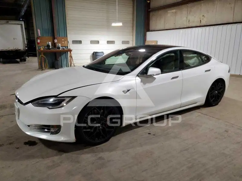 2019 Tesla Model S фото