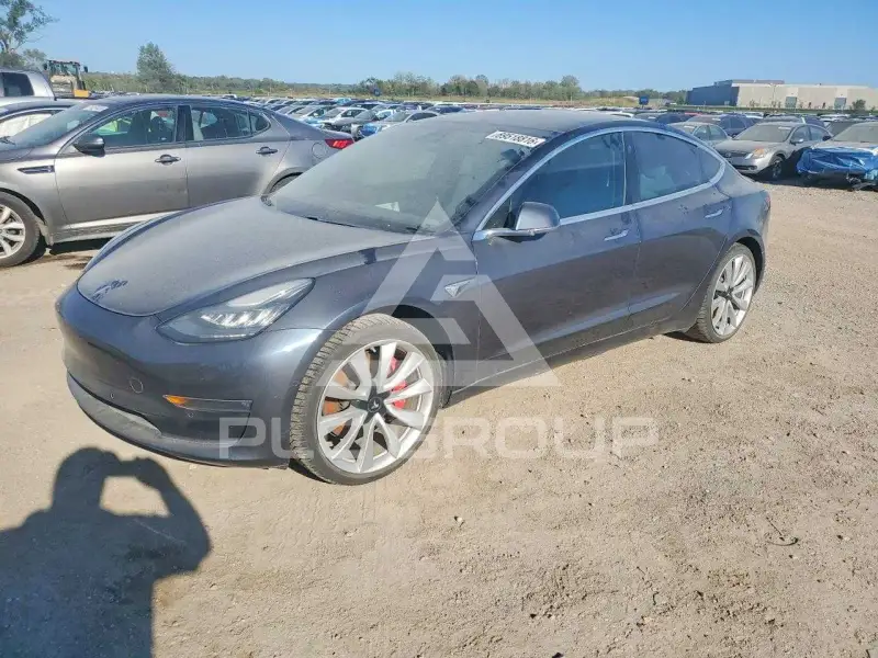 2019 Tesla Model 3 фото