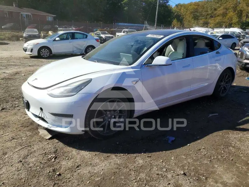 2019 Tesla Model 3 фото