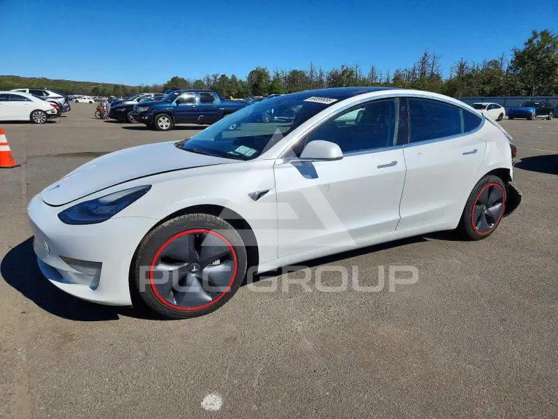 2019 Tesla Model 3 фото