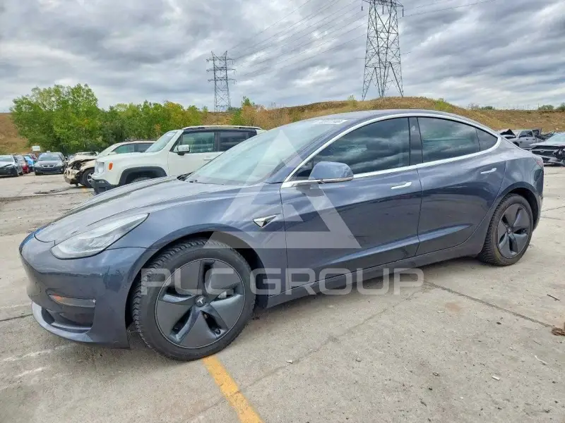 2019 Tesla Model 3 photo