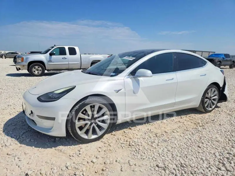 2019 Tesla Model 3 фото