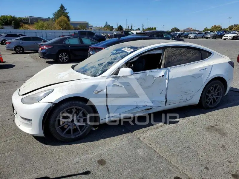 2019 Tesla Model 3 фото