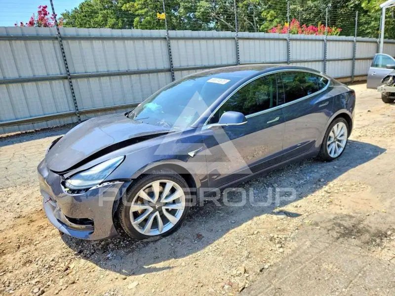 2019 Tesla Model 3 фото