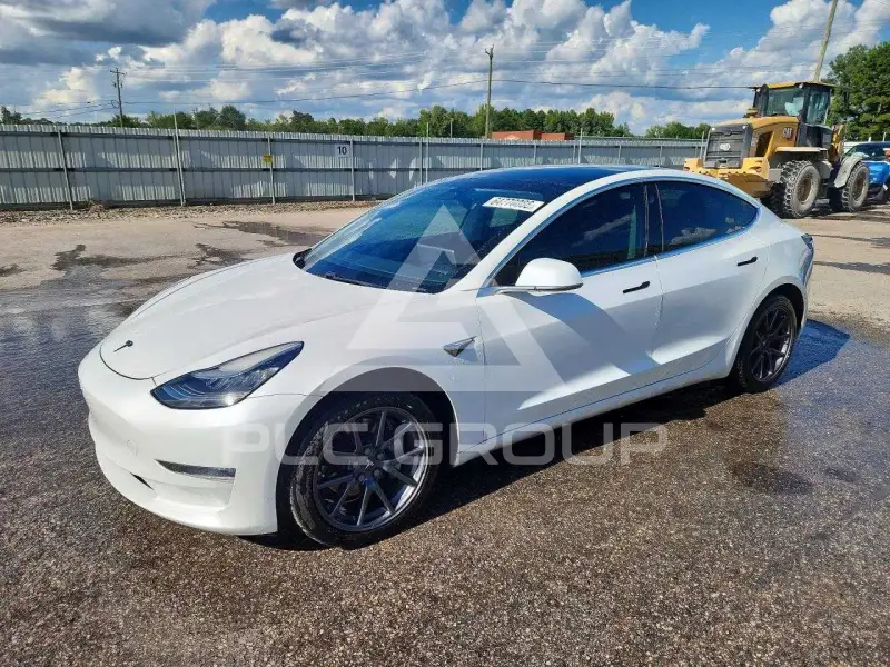 2019 Tesla Model 3 фото