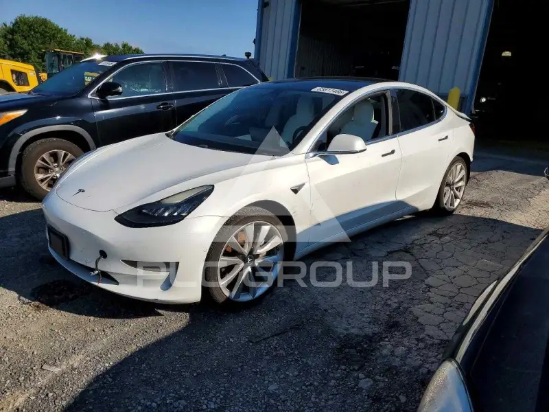 2019 Tesla Model 3 фото